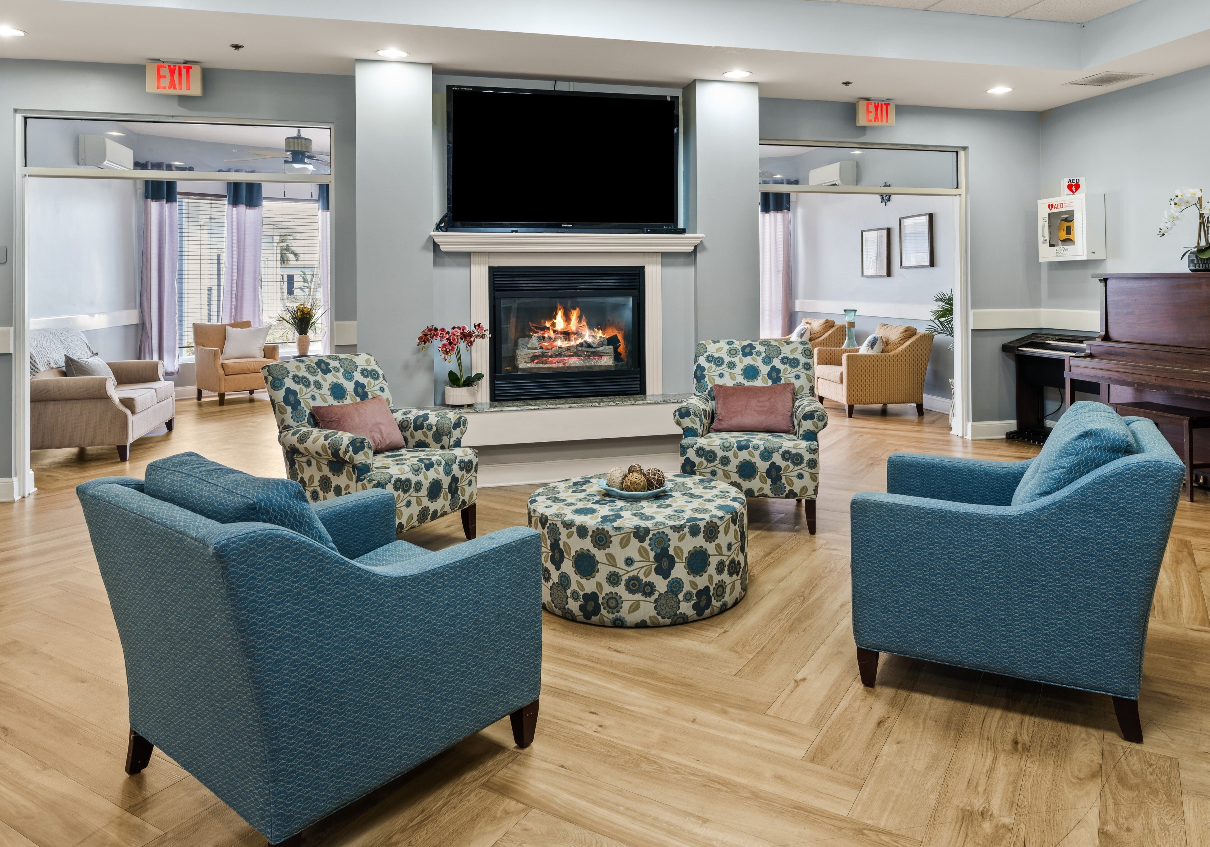 The Lynmoore at Lawnwood living room with fireplace